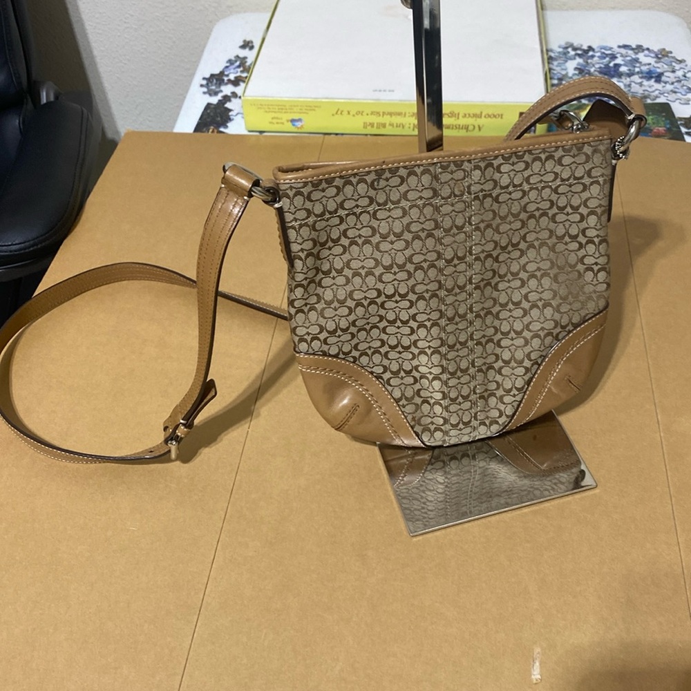 EUC.  brown and tan Crossbody.